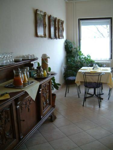 Отель Vörössipka Hotel