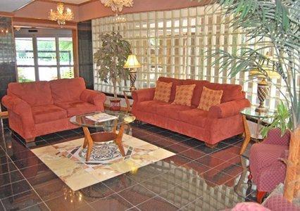 Отель Quality Inn North