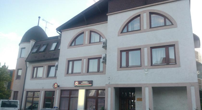 Отель Kovács Hotel Superior