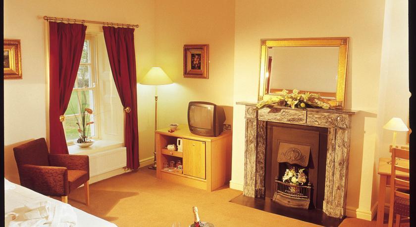 Отель Roganstown Hotel & Country Club