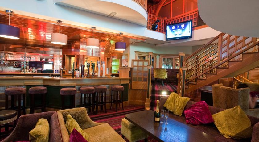 Отель Carnegie Court Hotel