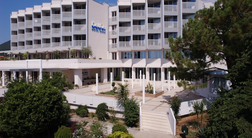 Отель Hotel Delfin