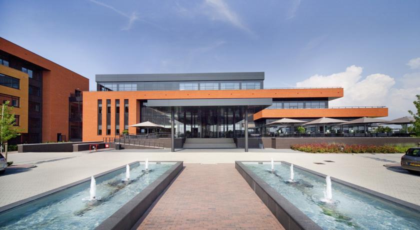 Отель Van Der Valk Almere