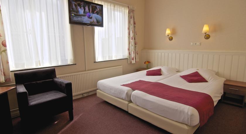 Отель Hotel Oepkes