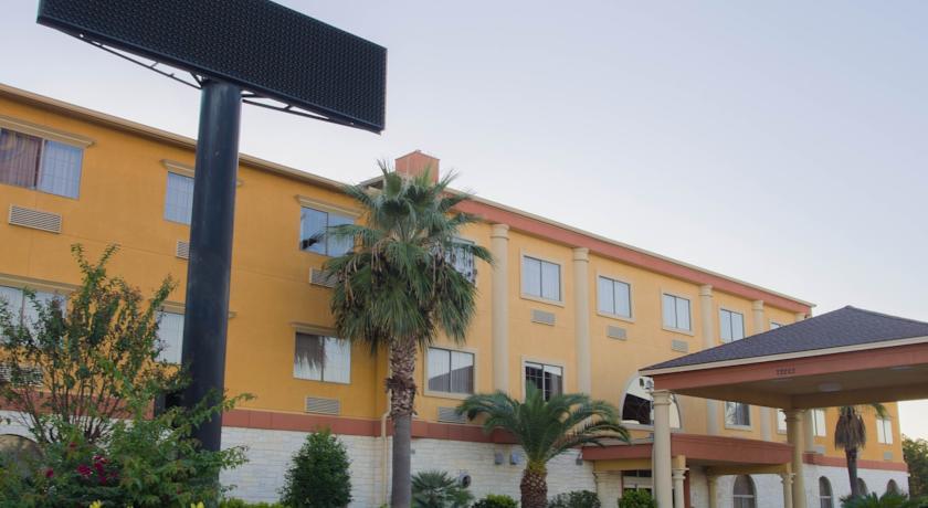 Отель Comfort Suites Kingwood/Humble
