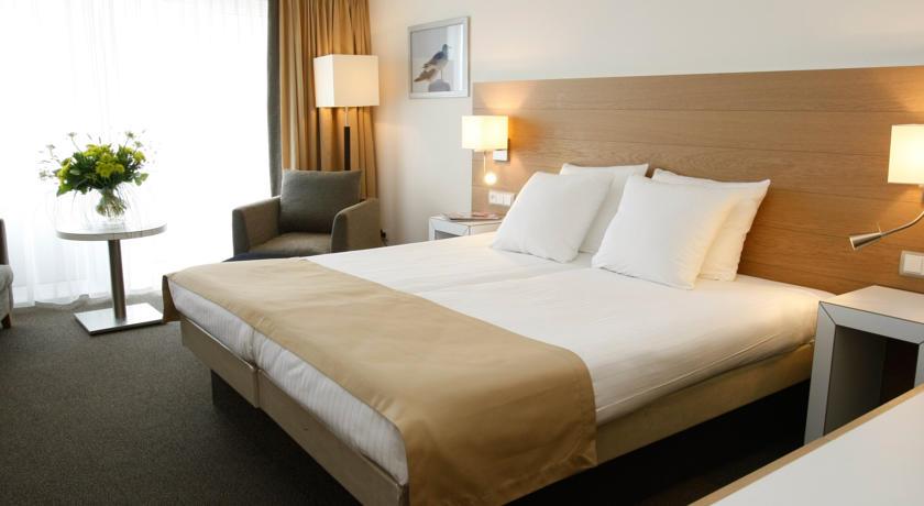 Отель WestCord Strandhotel Seeduyn