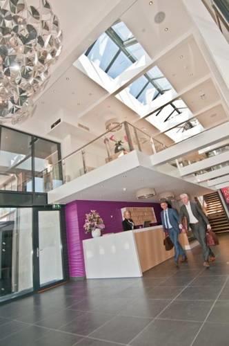 Отель Van der Valk Hotel Tiel