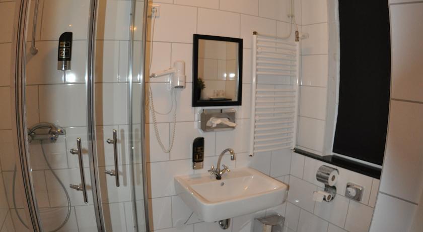 Отель Hotel Bed by the Sea