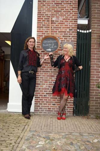 Отель Hotel de Stadsboerderij/ Eetcafé de Brabander