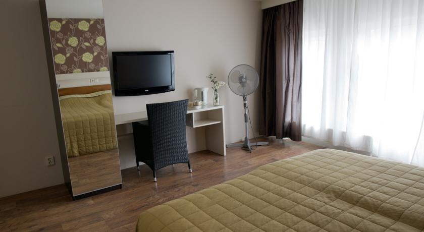 Отель Hotel De Posthoorn