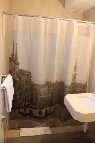 Collins Hotel