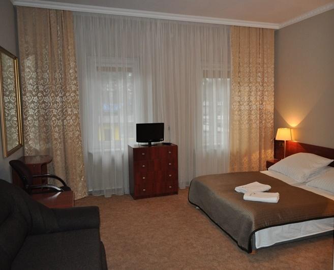 Отель Hotel Pod Różami