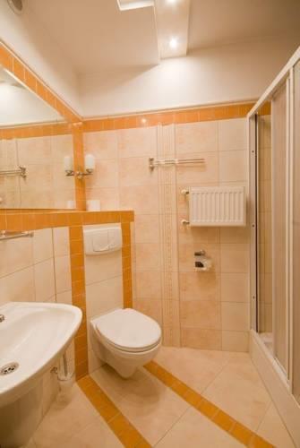 Отель Hotel Kinga