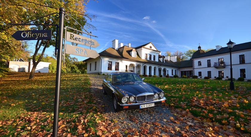 Отель Dwór Kombornia Hotel&SPA