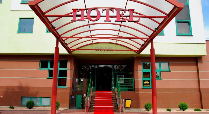 Отель Hotel Krosno-Nafta