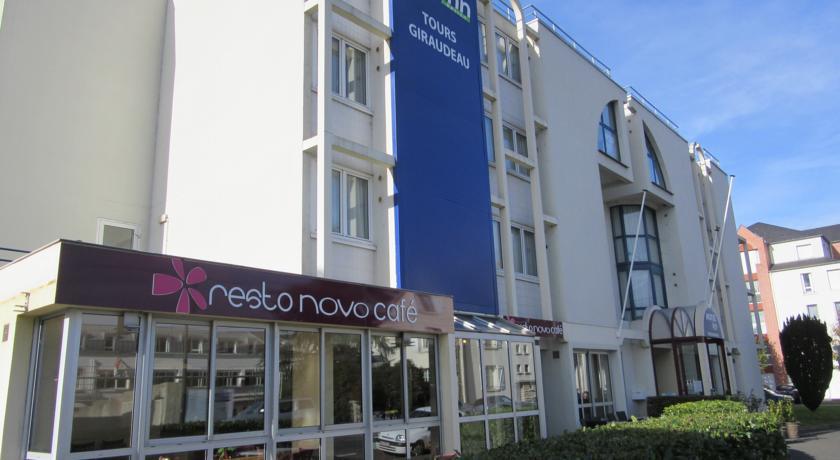Отель Hôtel INN Design Tours
