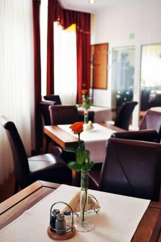 Отель Hotel Promenada