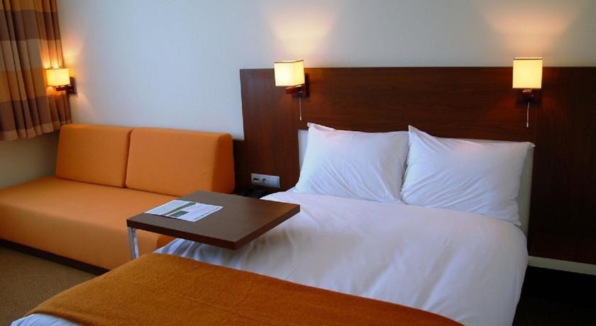 Отель Desilva Inn Katowice Airport