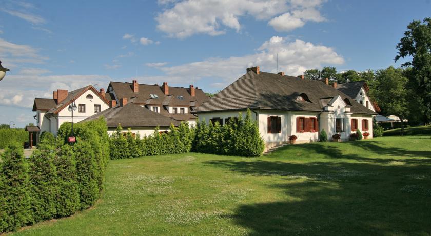 Отель Zespół Dworski Hotel Sarmata