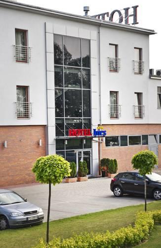 Отель Hotel Ines
