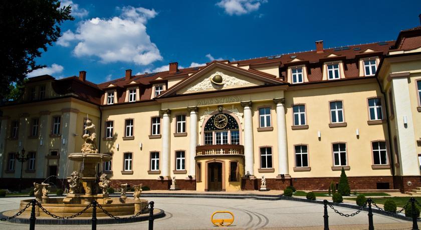 Отель Pałac Saturna