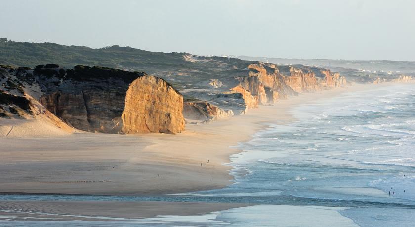 Отель Holiday Residences Praia D’El Rey