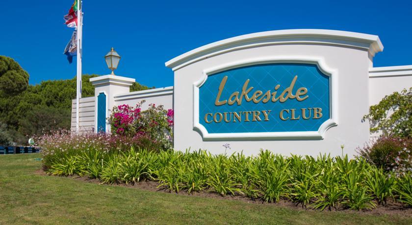 Отель Lakeside Country Club