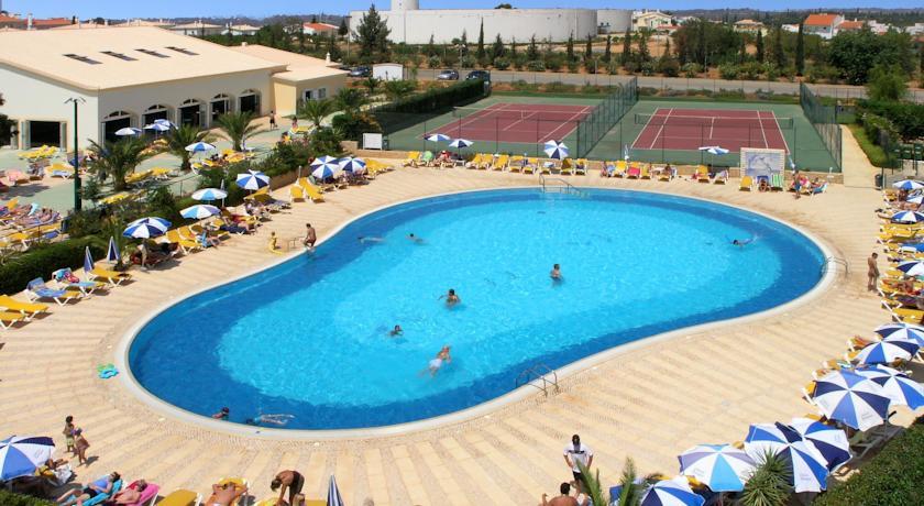 Отель Oasis Parque Country Club