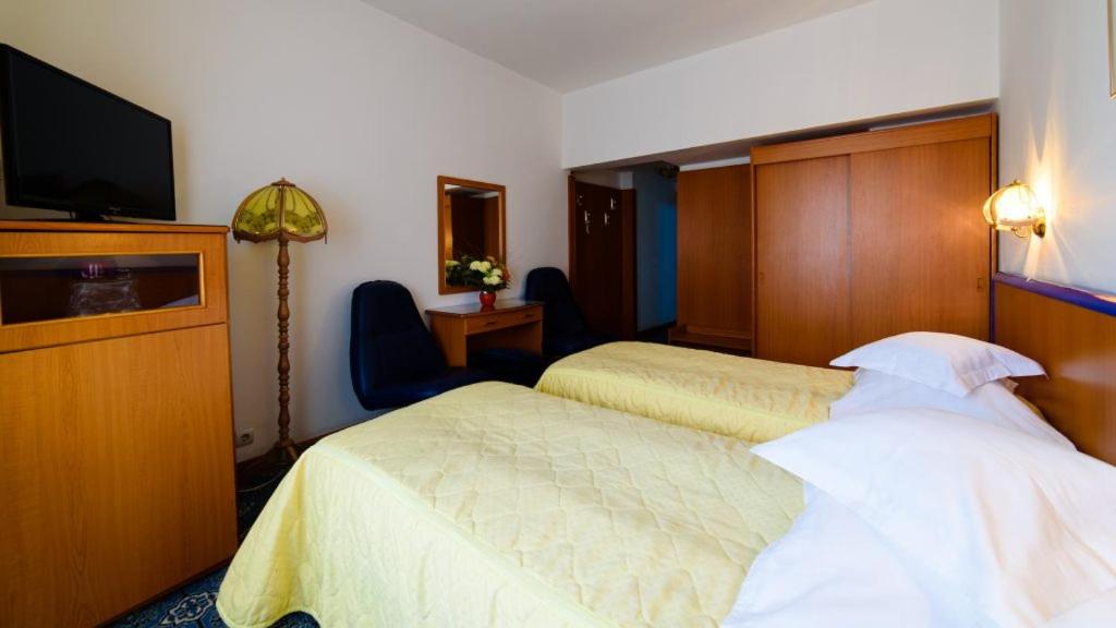 Отель Hotel Decebal