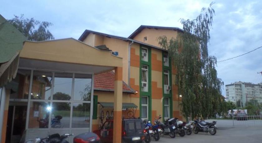 Отель Gros Hotel - Leskovac