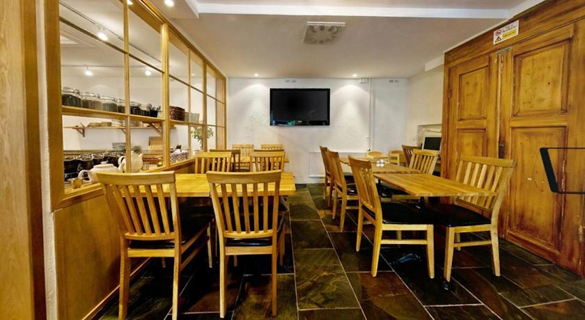 Отель Hotell Gute