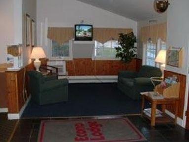 Отель Econo Lodge Inn & Suites