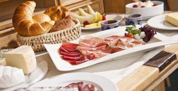 Отель Familienhotel Alpina