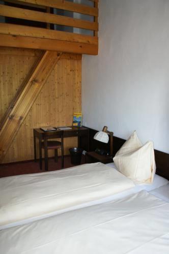 Отель Hotel Crestas