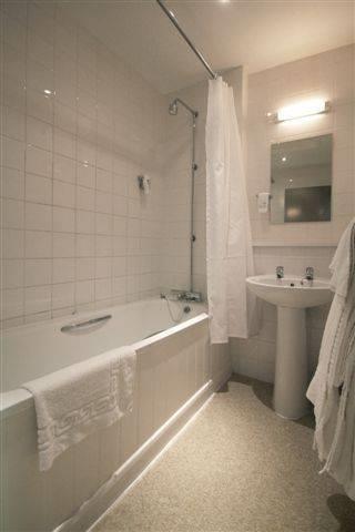 Отель The White Hart Hotel Buckingham