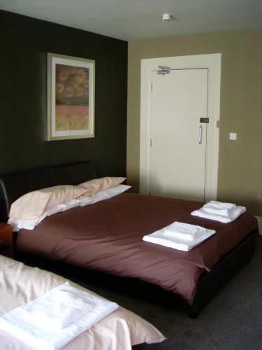 Гостевой дом The Westleigh Hotel