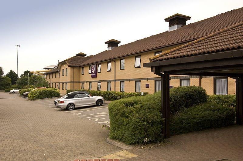 Отель Premier Inn Basingstoke Central