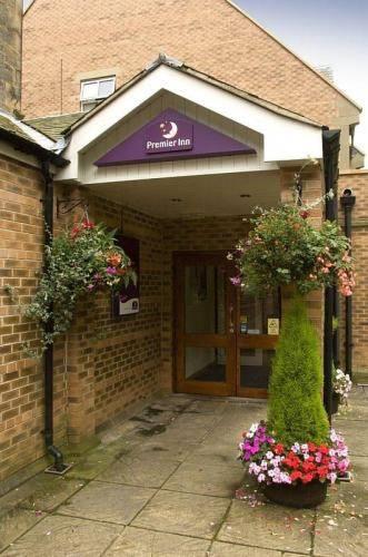 Отель Premier Inn Wakefield Central