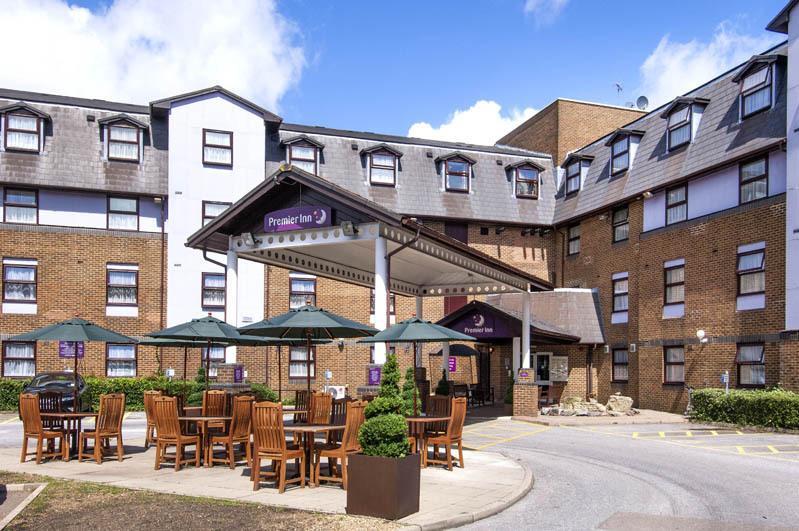 Отель Premier Inn London Gatwick Airport North