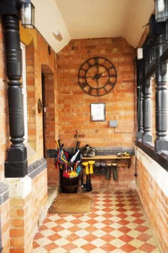 Мини-отель Henwick House Bed & Breakfast