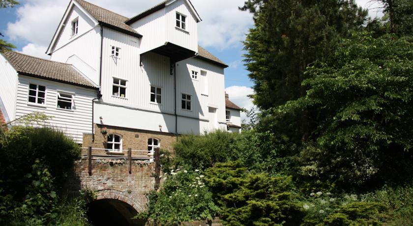 Отель Little Hallingbury Mill