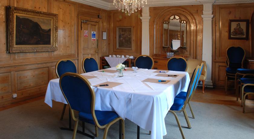 Отель The Crown House Hotel