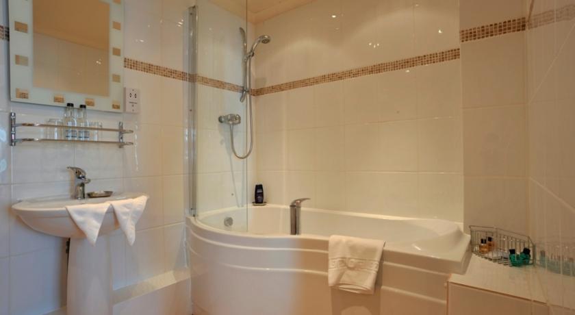 Отель The Yeovil Court Hotel