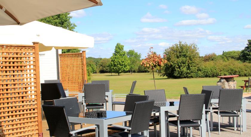 Гостевой дом Fairways Bar and Accommodation