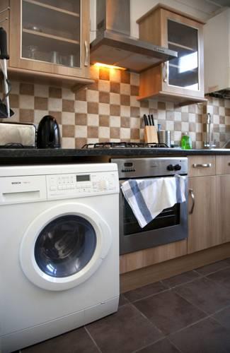 Апартаменты Tooting Place Apartments