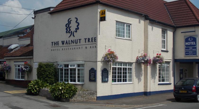 Отель The Walnut Tree Hotel