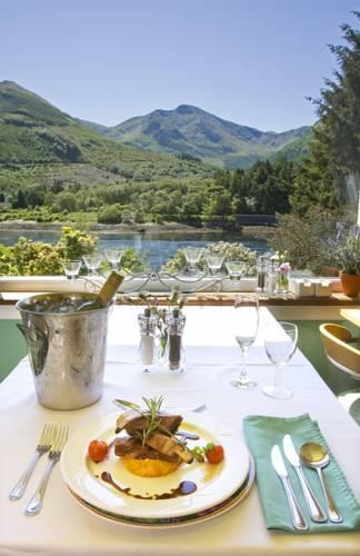 Отель The Loch Leven Hotel