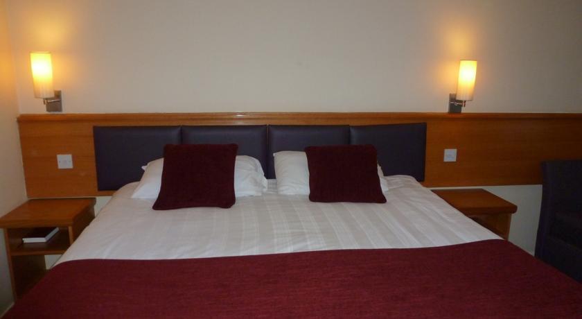 Отель Premier Inn Basingstoke South