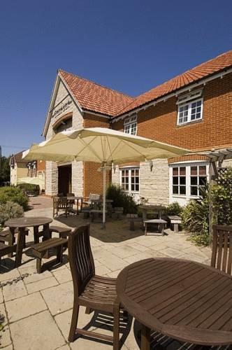 Отель Premier Inn Petersfield