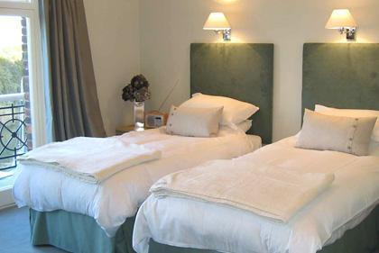 Отель The Bell Hotel